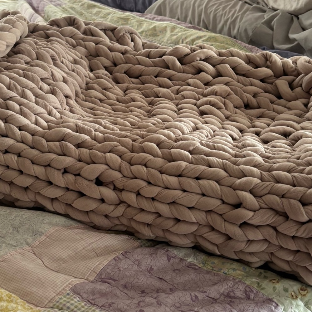 BEARABY Velvet Napper Rose Quartz Weight:25 lbs 48"x 72”
